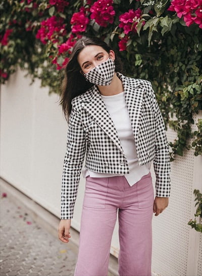 Los mejores looks con mascarilla, muchas ideas para inspirarte